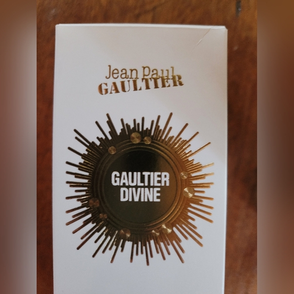 Jean Paul Gaultier Gaultier Divine Le Parfum Body Lotion - Picture 2 of 5